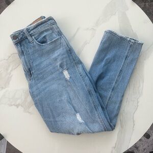 Hollister Curvy Extra High Rise Mom Jeans - Size 6R/W28R